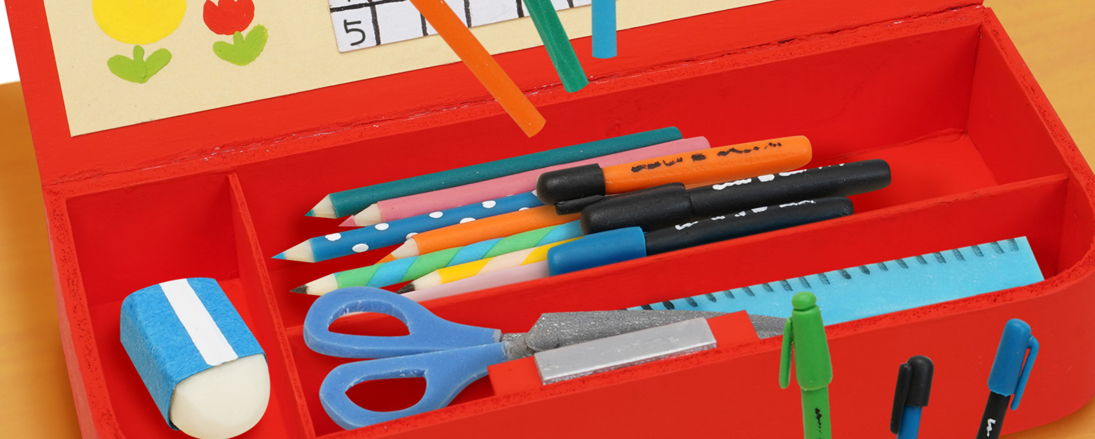 【クレイアート／粘土立体イラスト】<br>『ポピっこ あおどり 〜もじ・かず・ことば〜 ドリるん』教材表紙（筆箱）